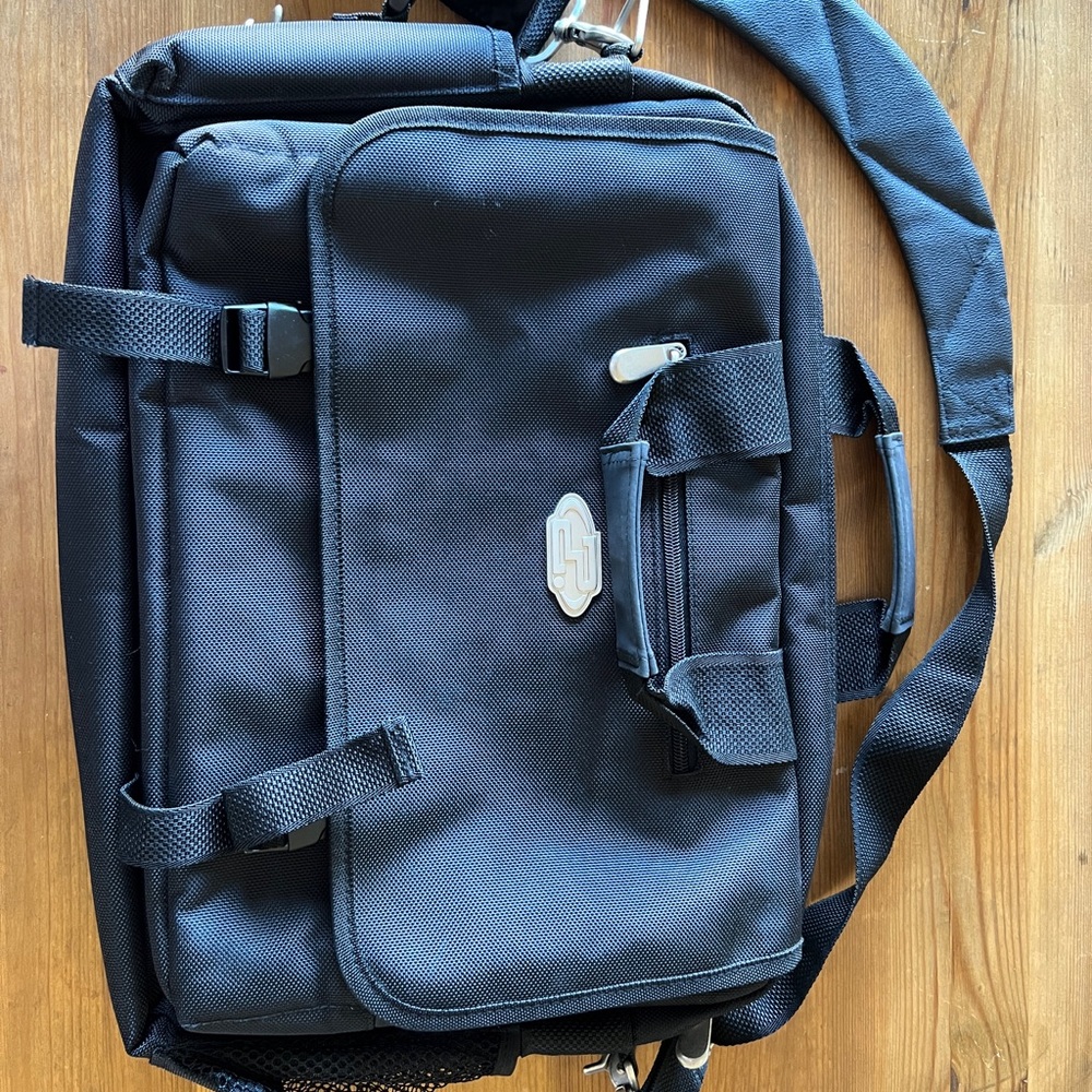 Laptop bag with pockets